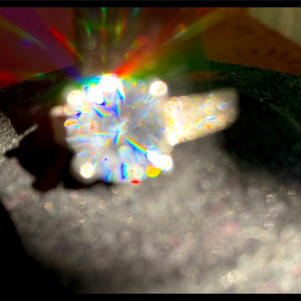 BEAUTIFUL BELLA LUCE RING